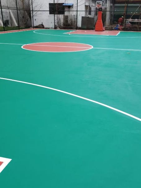 费县 球场长期使用易出现地面开裂